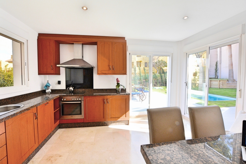 La Vizcaronda Sales & Rentals Modern Contemporary Townhouse Manilva La Duquesa Estepona Marbella